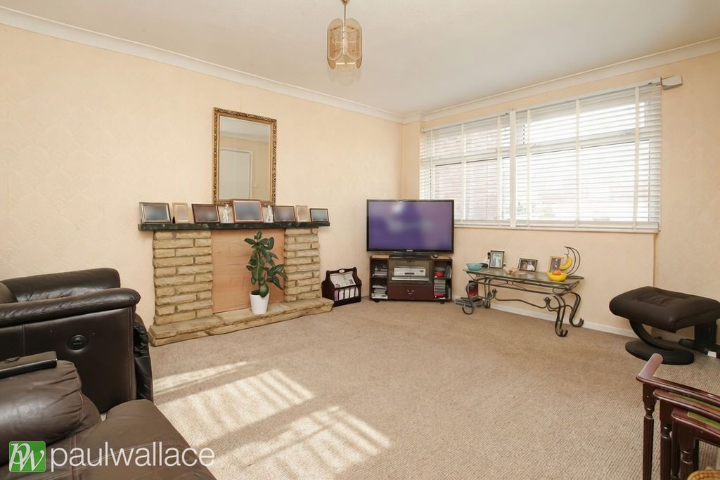 Property photo 2 of 11 Lounge / Diner