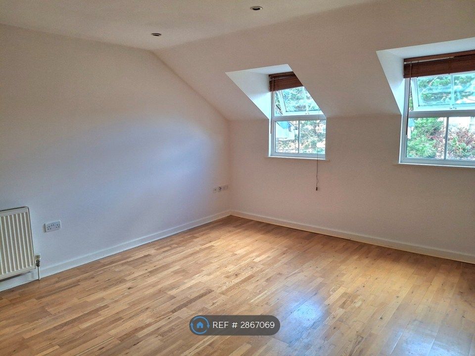 Property photo 3 of 12 Living Room