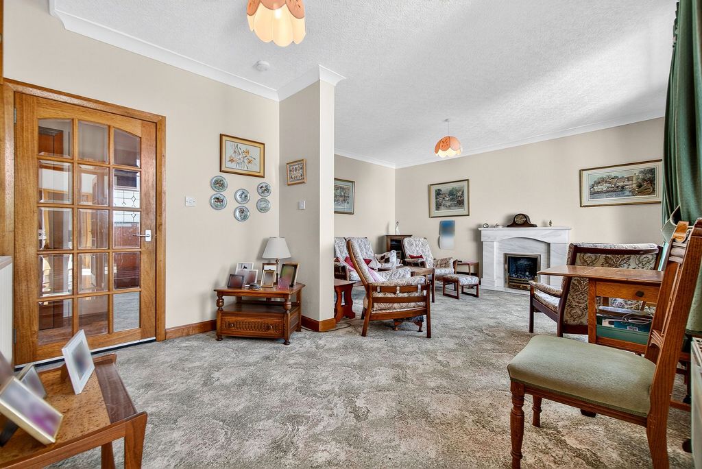 Property photo 3 of 27