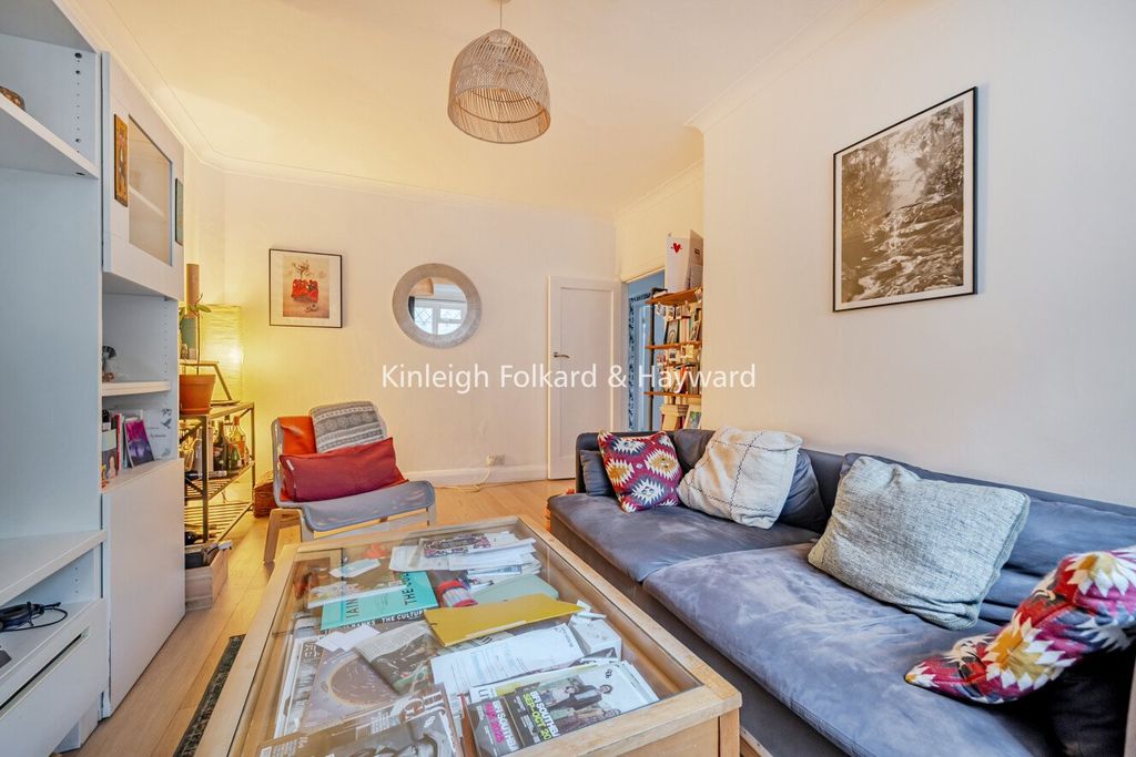 Property photo 2 of 6 Picture No. 16