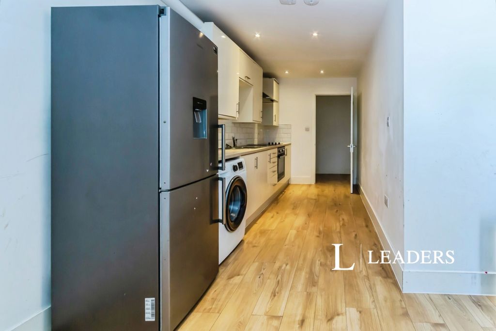 Property photo 3 of 11 Pbox-Img.Jpg