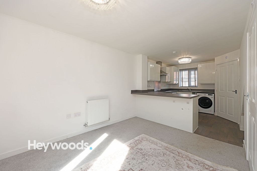 Property photo 3 of 24