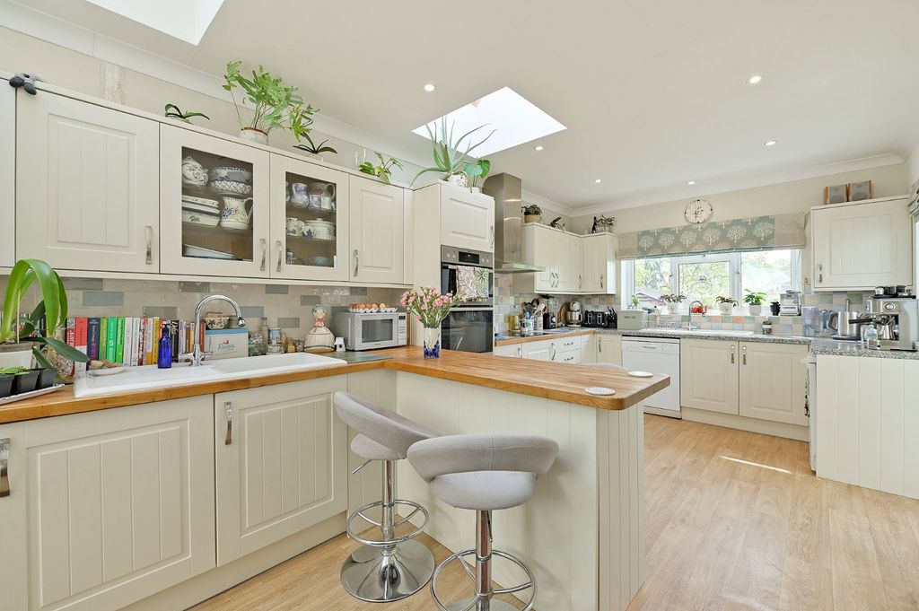 Property photo 2 of 17 Kitchen