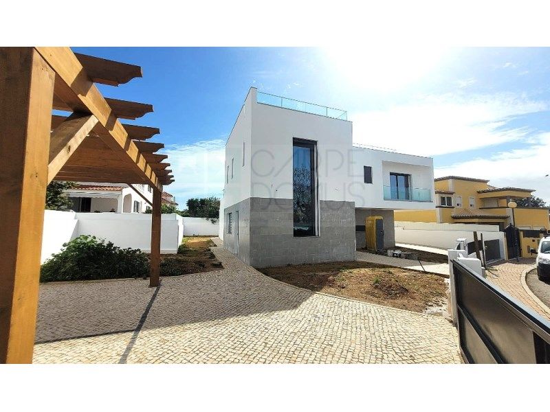 Property photo 3 of 36