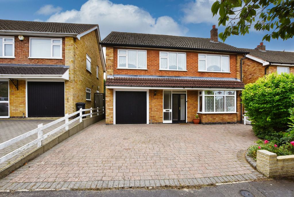 Property photo 1 of 34