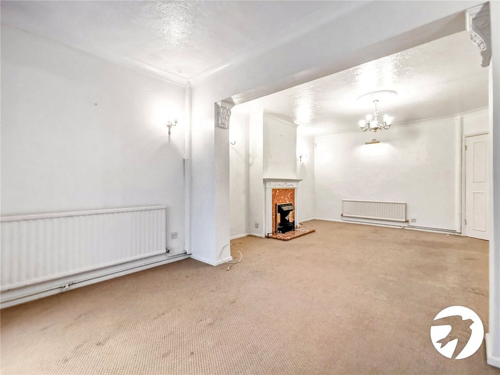 Property photo 3 of 16 Living Room