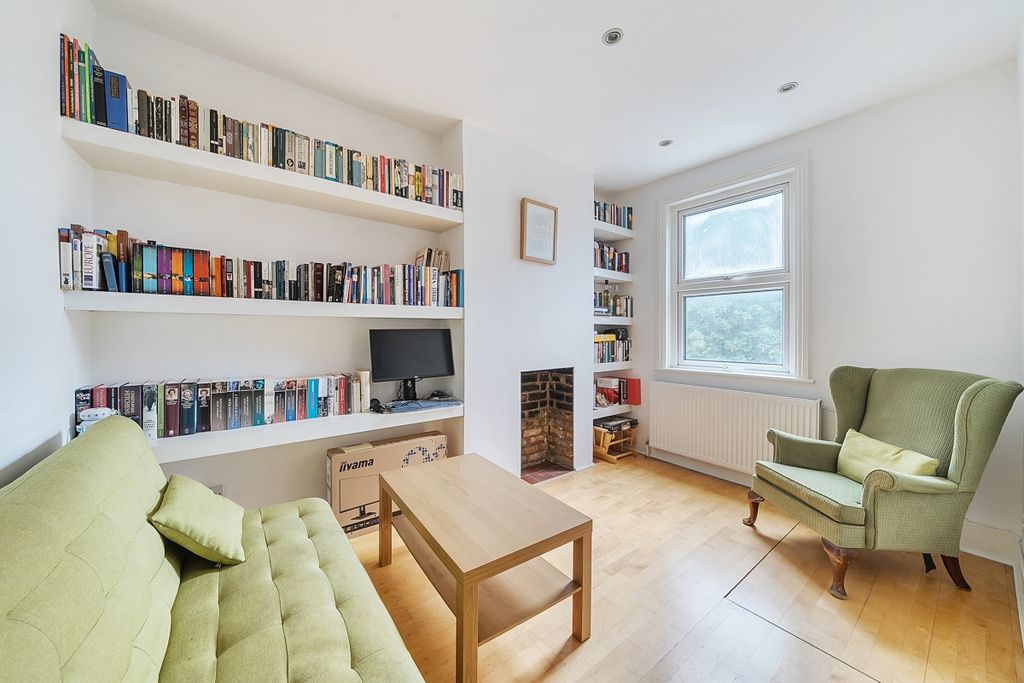 Property photo 1 of 12 1327713-1-688A370...