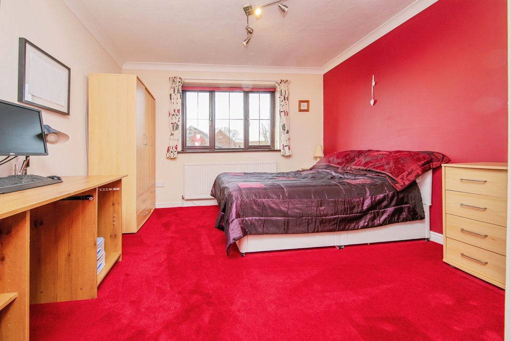 Additional image 14 of 4 bed detached house for saleLeas Road, Clacton-On-Sea CO15