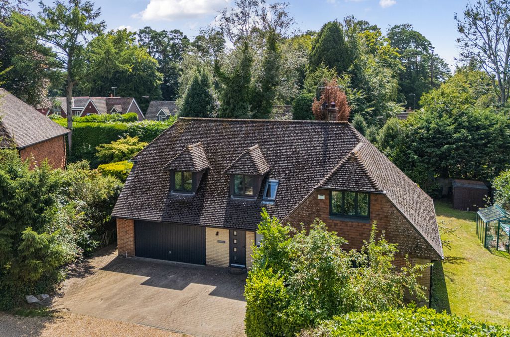 Property photo 2 of 34 1334867-13-68960d...