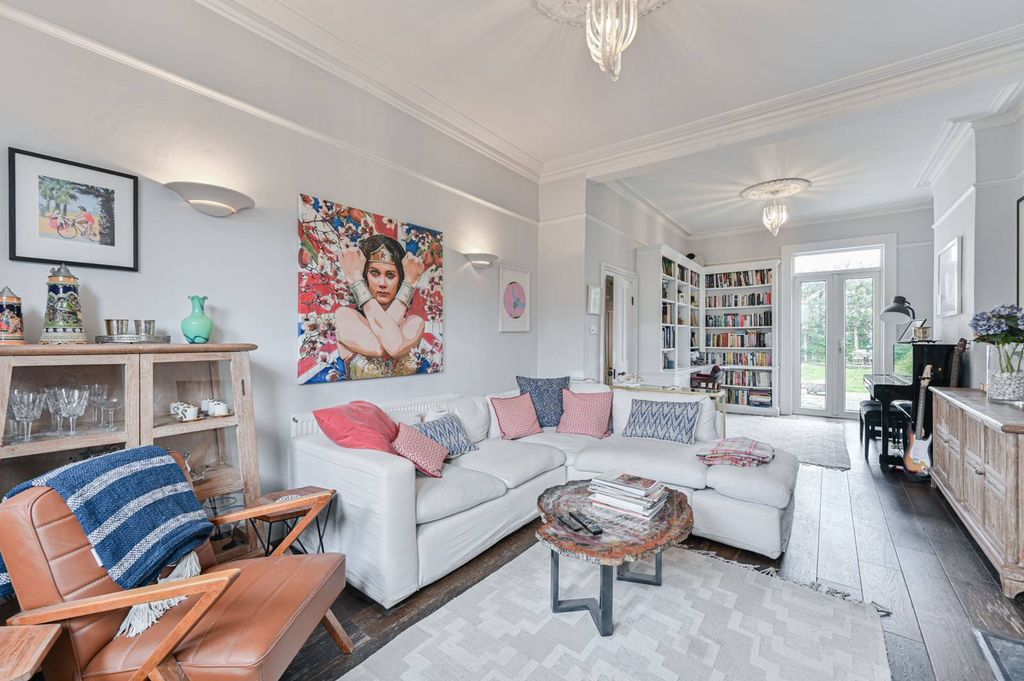 Property photo 3 of 22