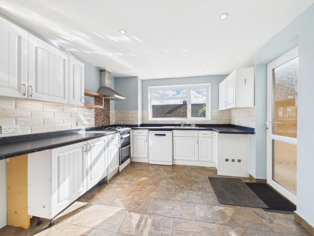 Property photo 2 of 21 Kitchen