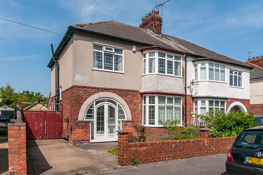 Property photo 1 of 17
