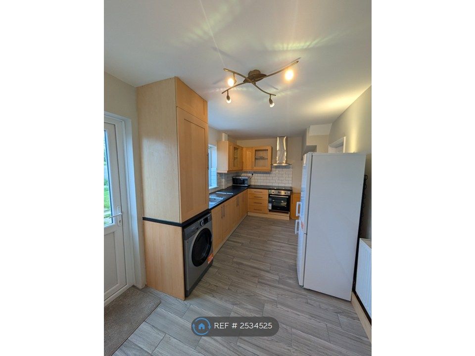 Property photo 3 of 11 Kitchen/Dinner