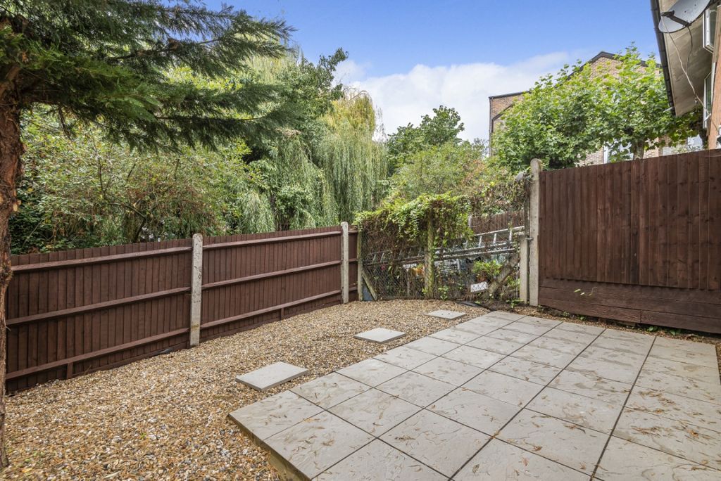Property photo 3 of 8 895557 (8)