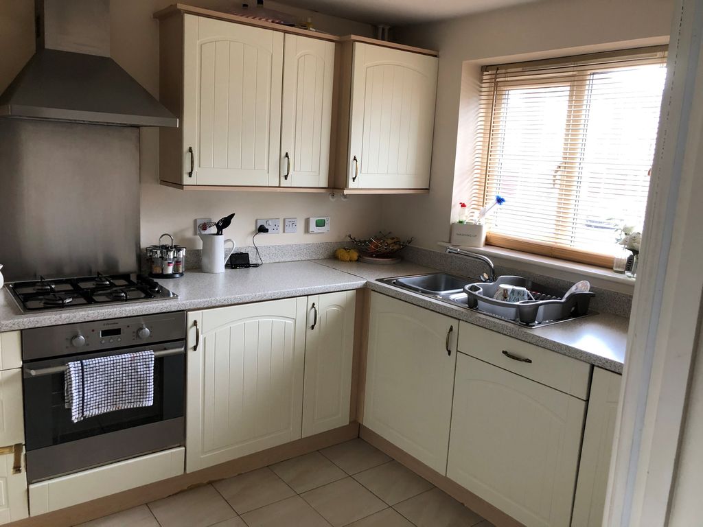 Property photo 3 of 13 Kitchen
