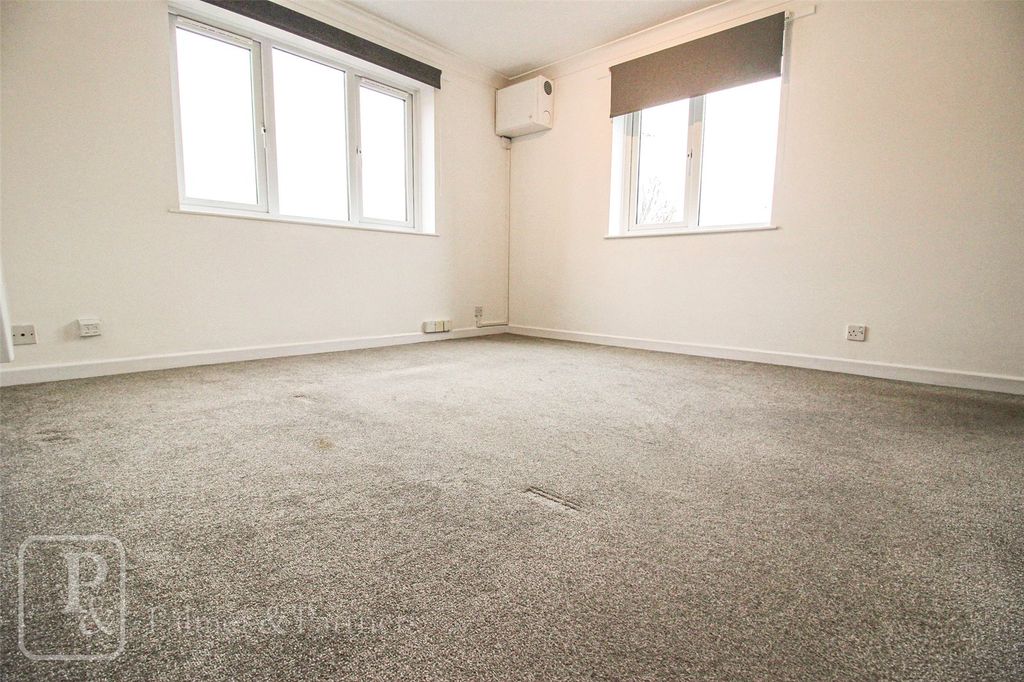 Property photo 2 of 5 Living Room