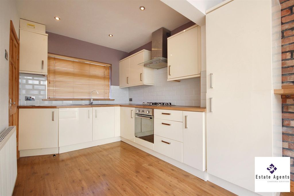 Property photo 1 of 11 Open Plan Kitchen/Dining Area