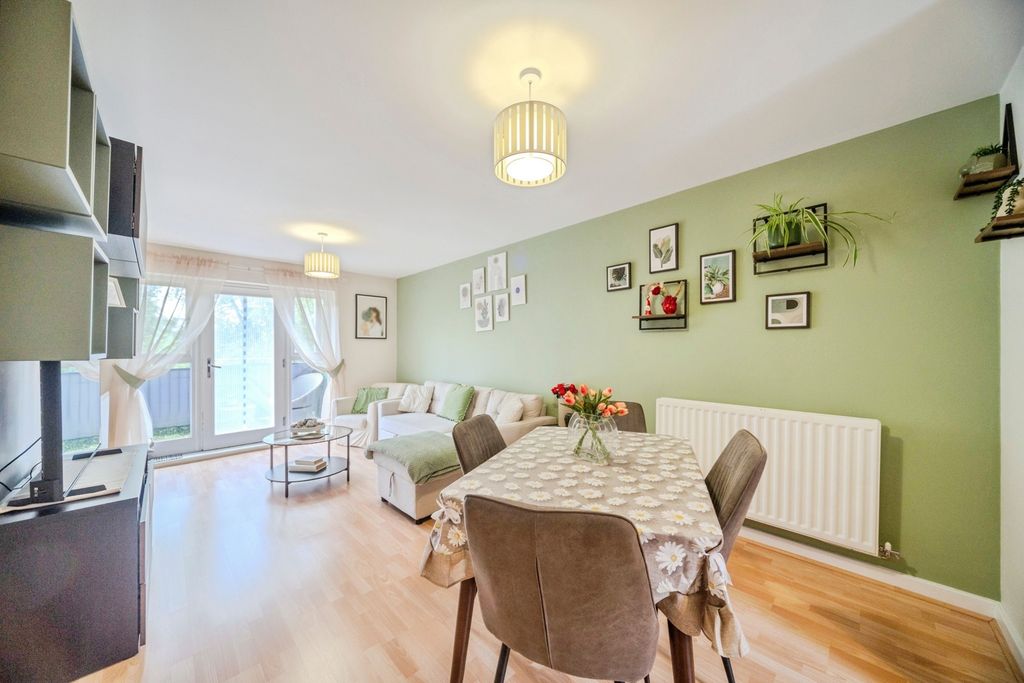 Property photo 3 of 15 Pbox-Img.Jpg