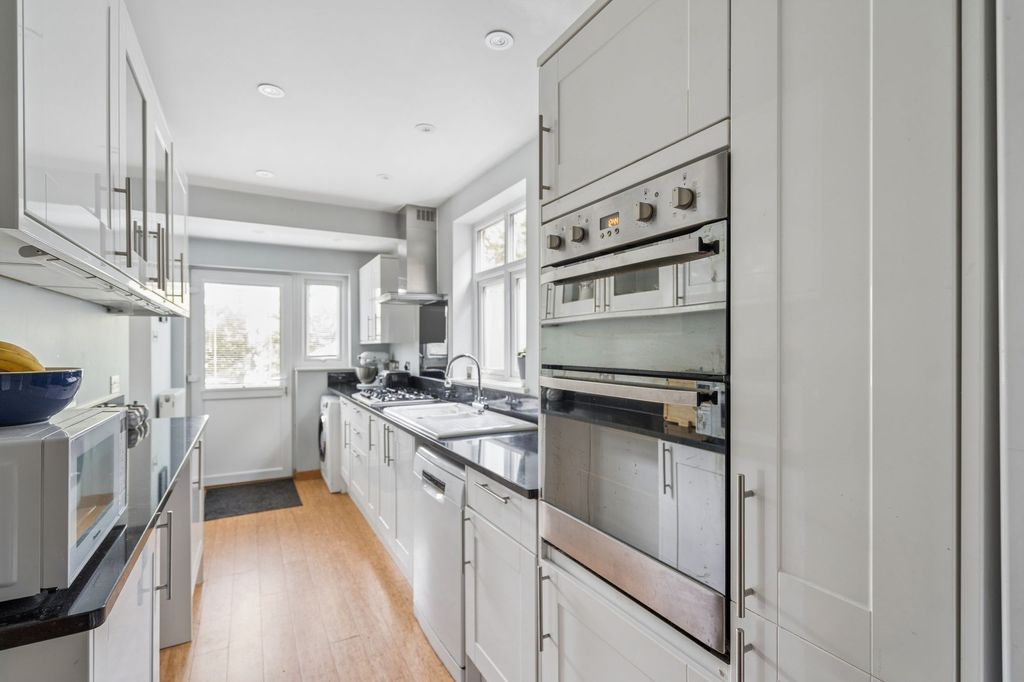 Property photo 3 of 15 Kitchen