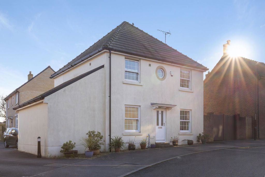 Property photo 1 of 18