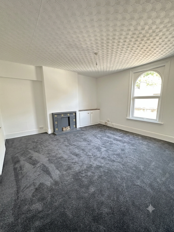 Property photo 2 of 5 Lounge
