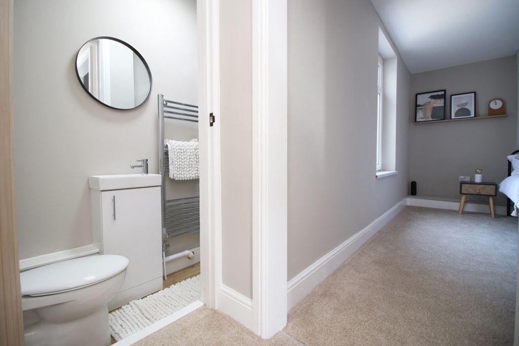 3 bed shared accommodation to rentVictoria Road, Port Talbot SA12 photo 5