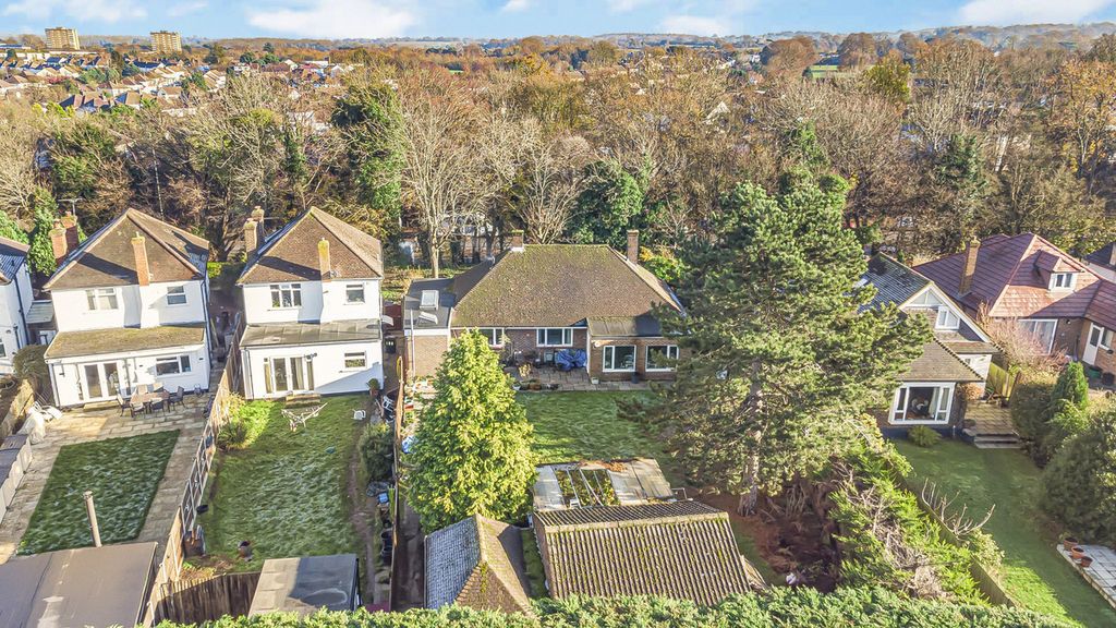 Property photo 1 of 6