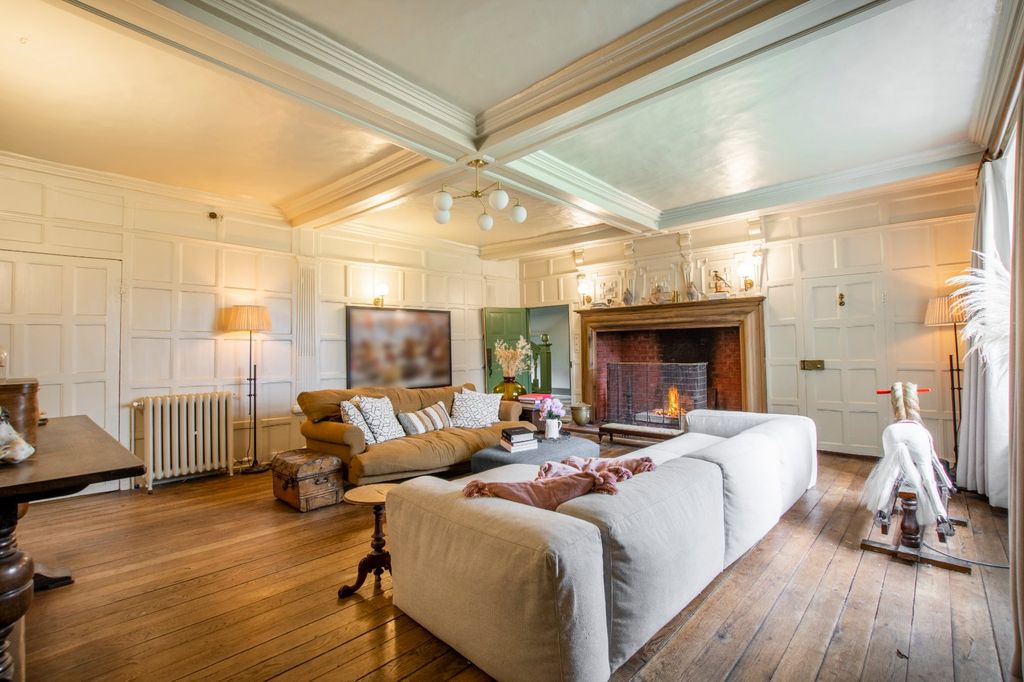 Property photo 2 of 19 Family Room