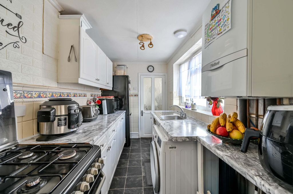 Property photo 3 of 14
