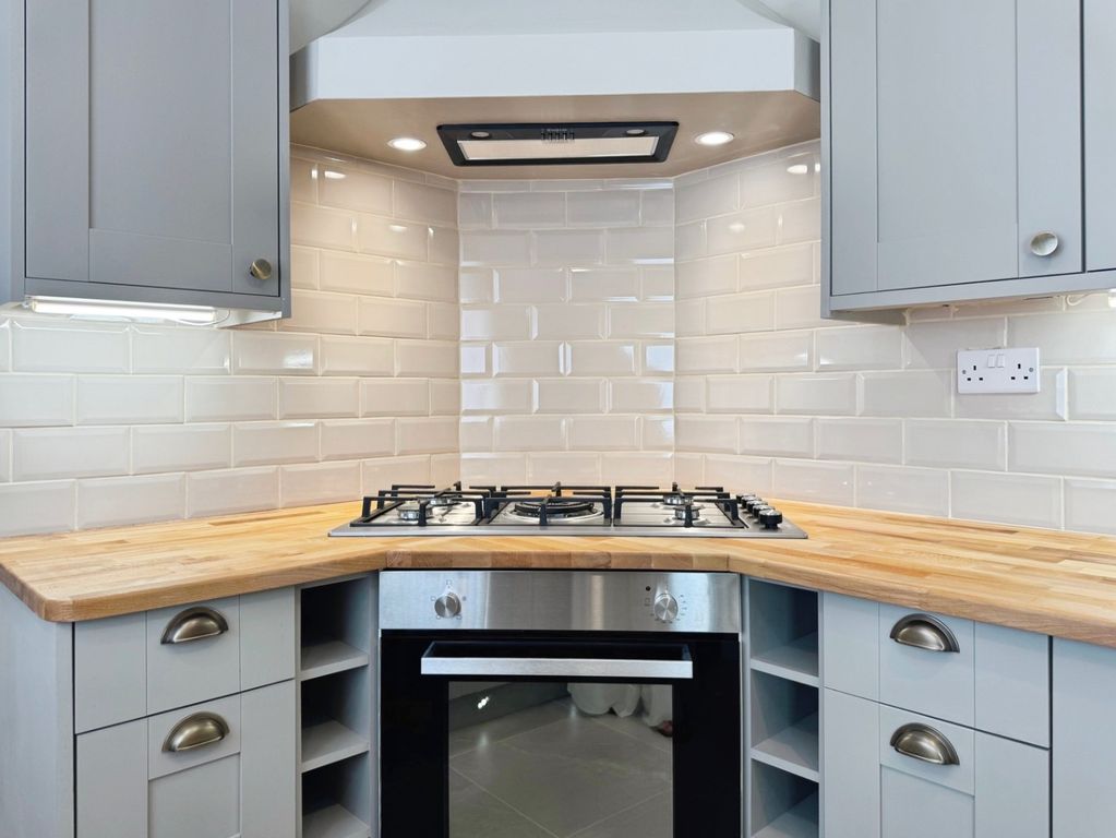 Property photo 3 of 30 4878574