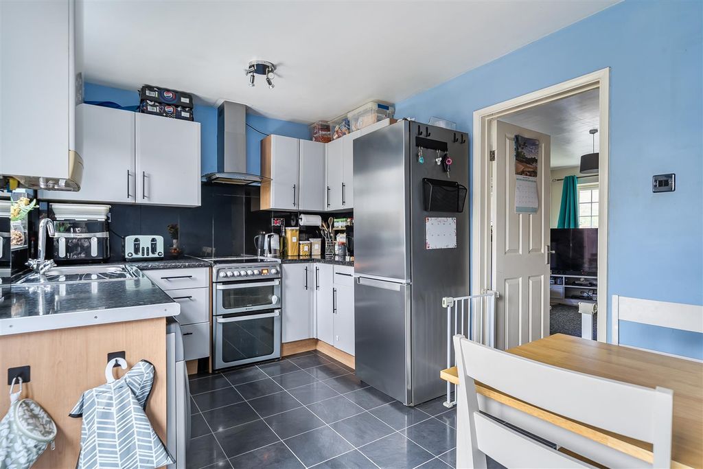 Property photo 3 of 18 Kitchen / Diner