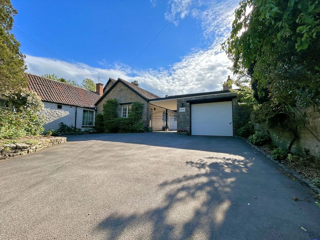 Property photo 2 of 24