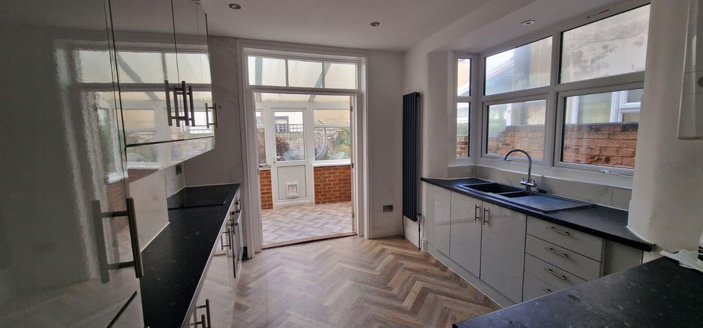 Property photo 2 of 13 Kitchen.Jpeg