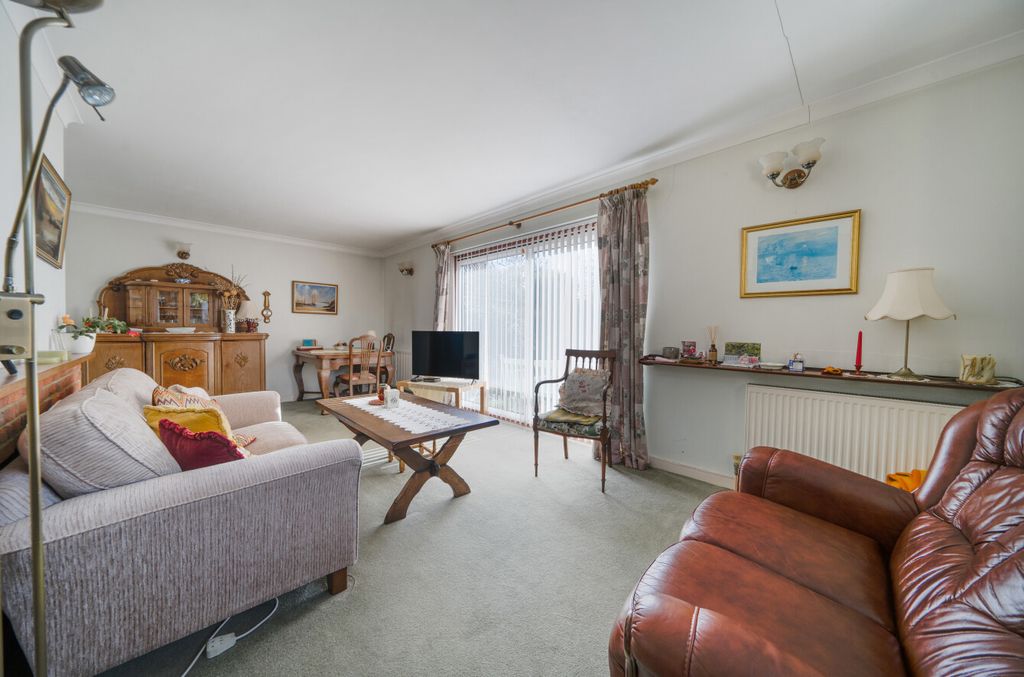 Property photo 2 of 14 1429024-17-69B19c...