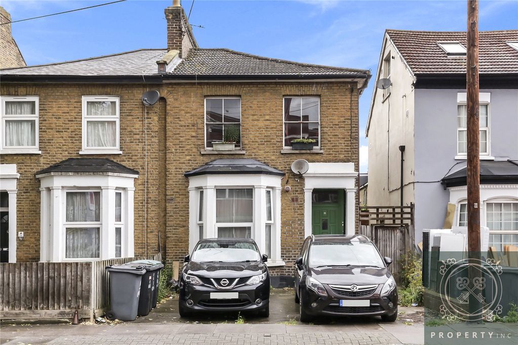 Property photo 1 of 11 External