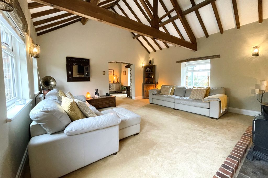 Property photo 2 of 32 4