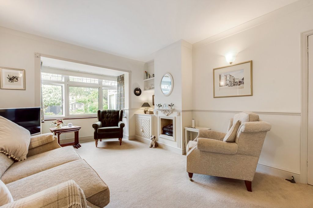 Property photo 2 of 17