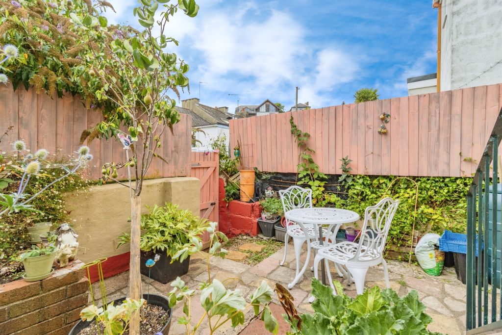 Property photo 2 of 18