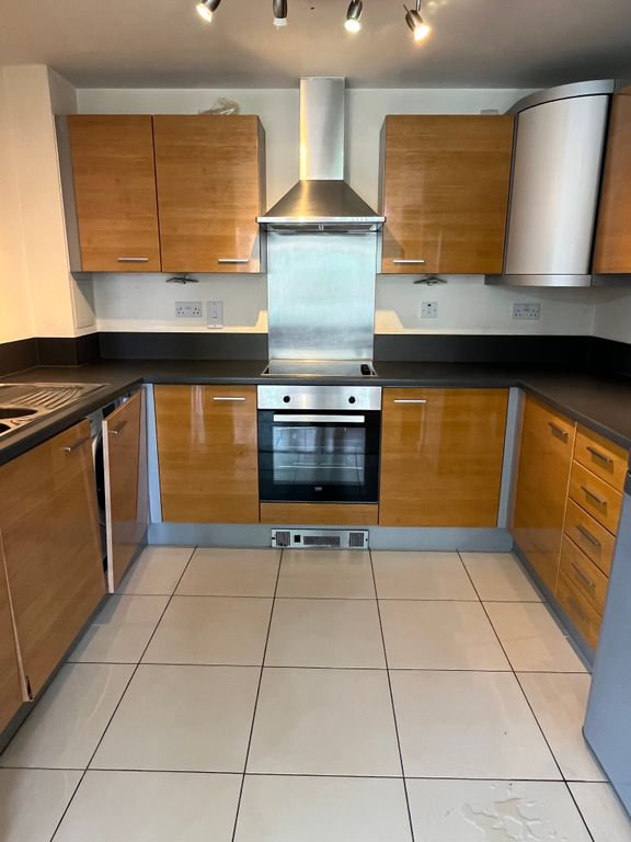 Property photo 2 of 9 Kitchen