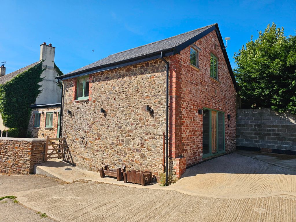 Property photo 1 of 27