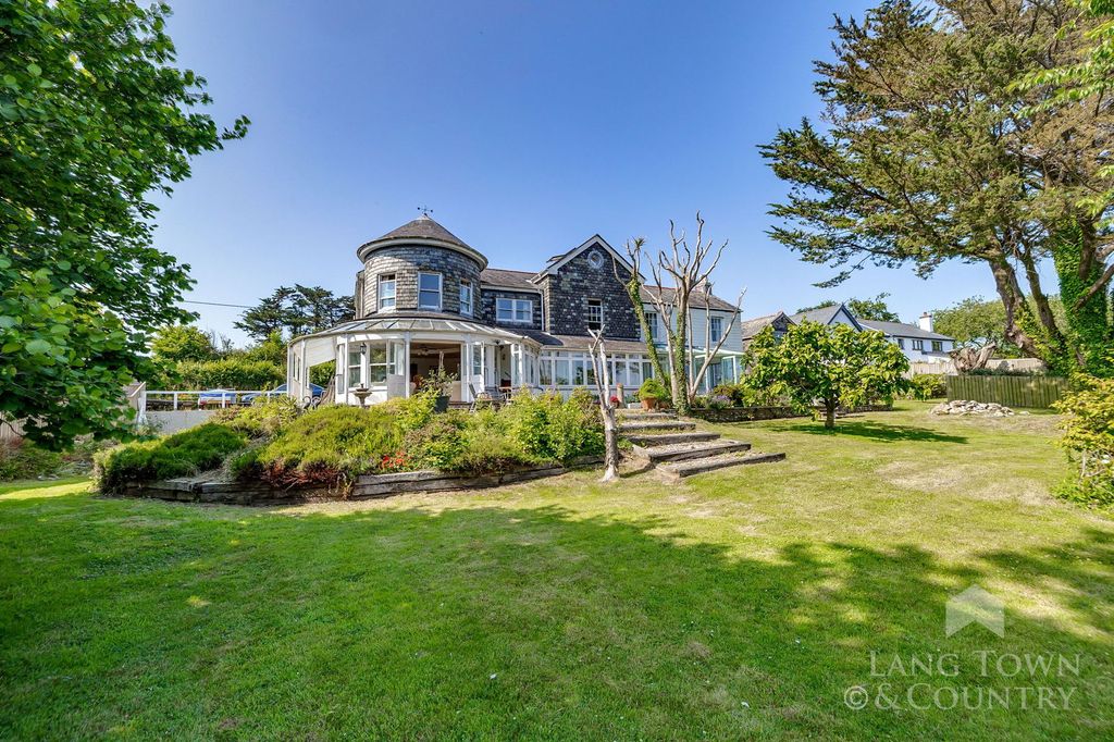 Property photo 3 of 46