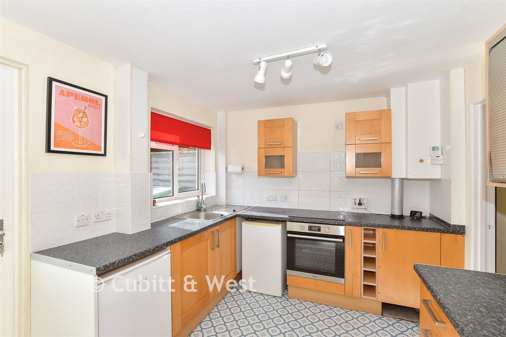 Property photo 3 of 21 Kitchen