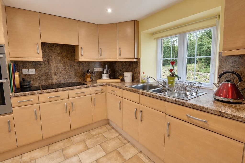 Property photo 2 of 14 2 - Picture No. 35