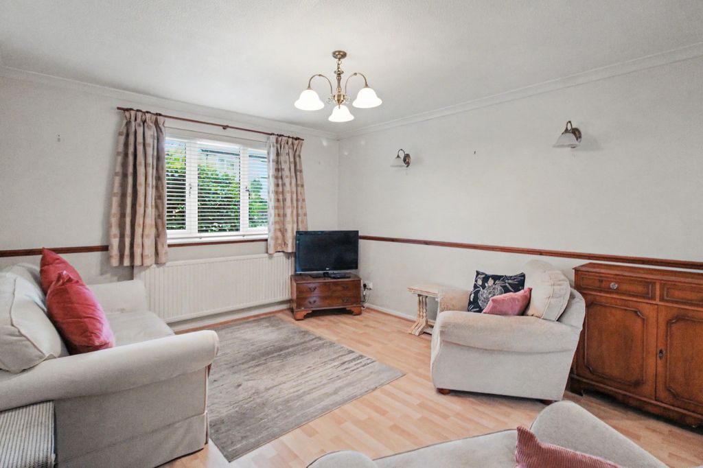 Property photo 2 of 11
