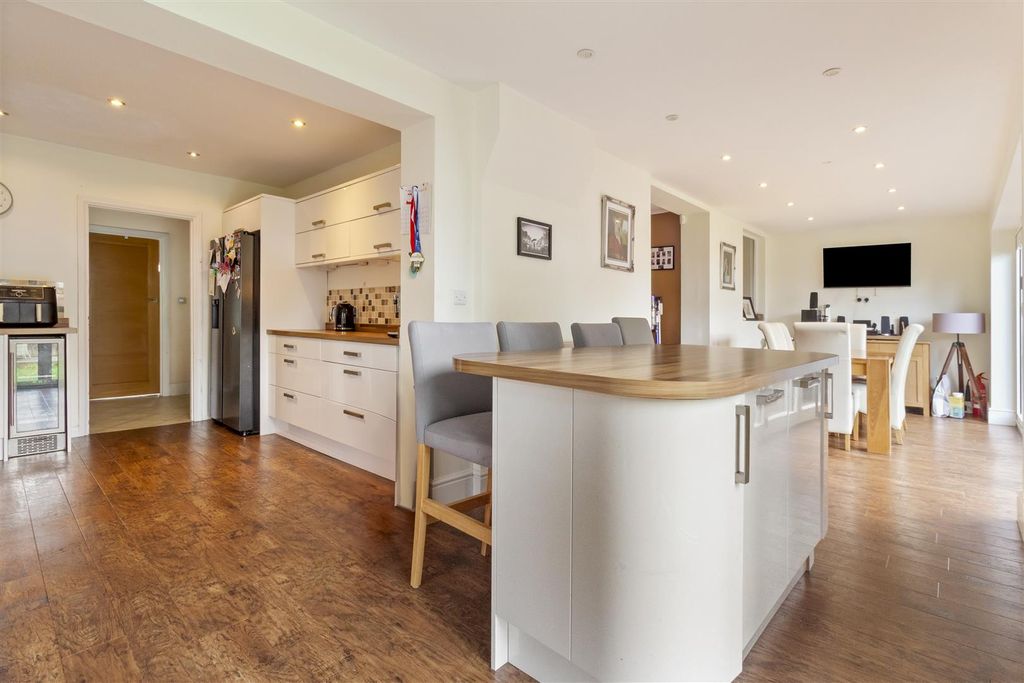 Property photo 3 of 22 15 Drummond Road-015.Jpg