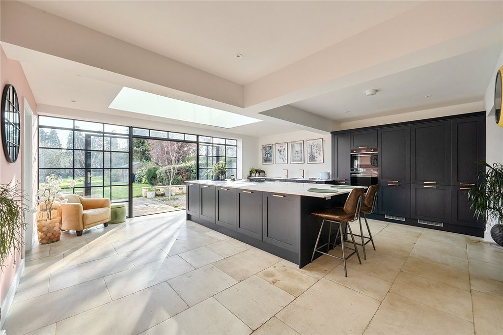 Property photo 3 of 19 Picture 3