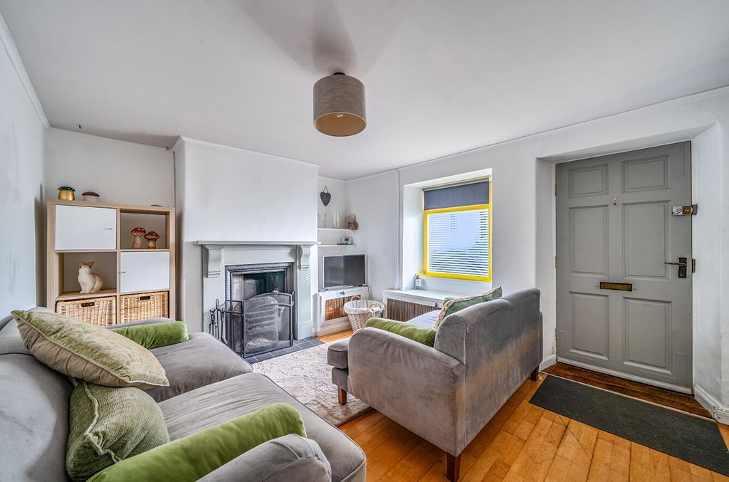 Property photo 2 of 14 Living Room