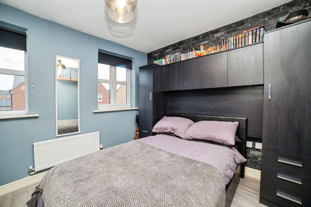 Property photo 2 of 13 Bedroom One