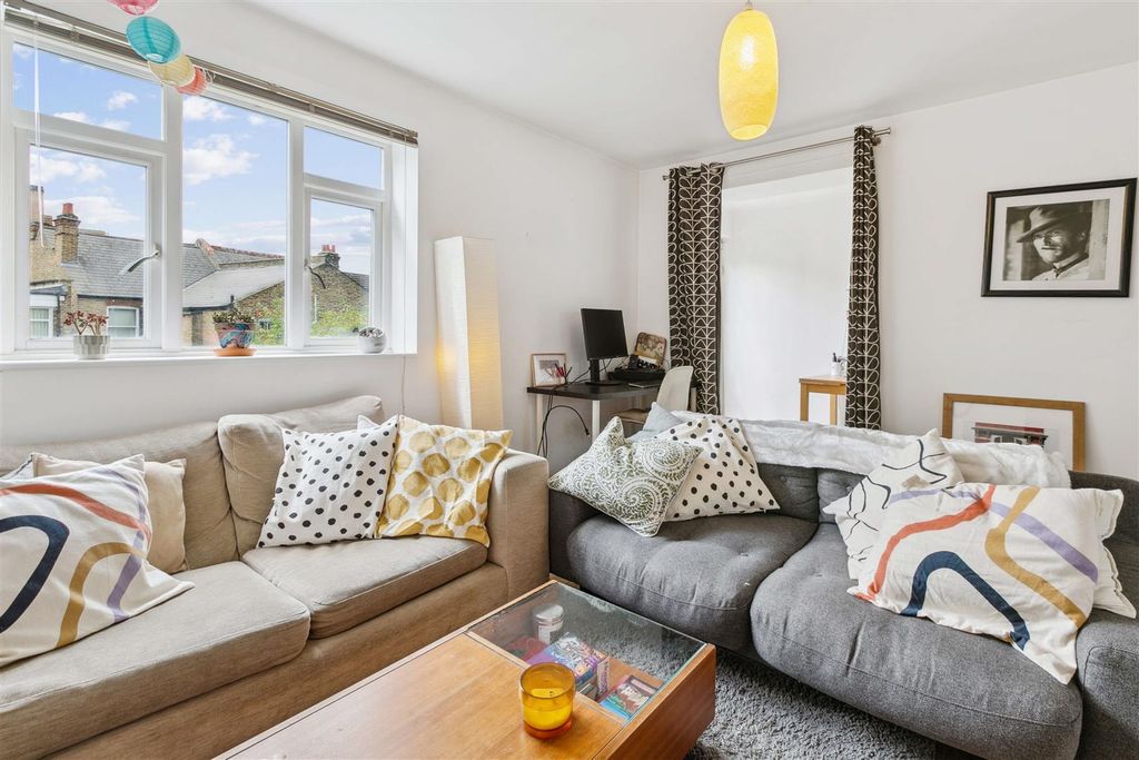 Property photo 1 of 10 12.Jpg