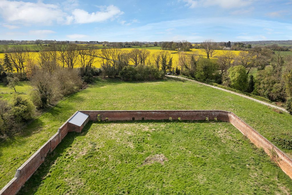 Property photo 3 of 21 Image